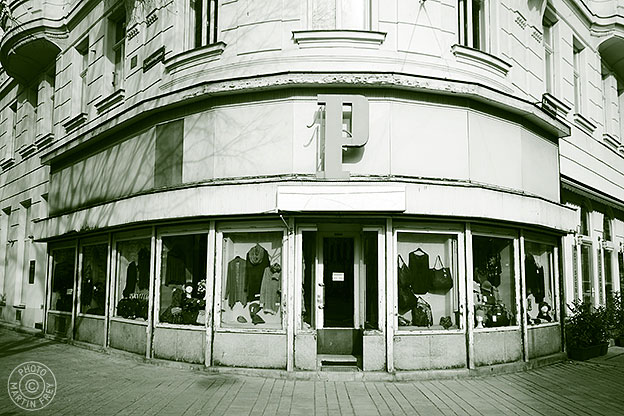 P Moden: 1090 Wien, Berggasse 25 / Servitengasse 33